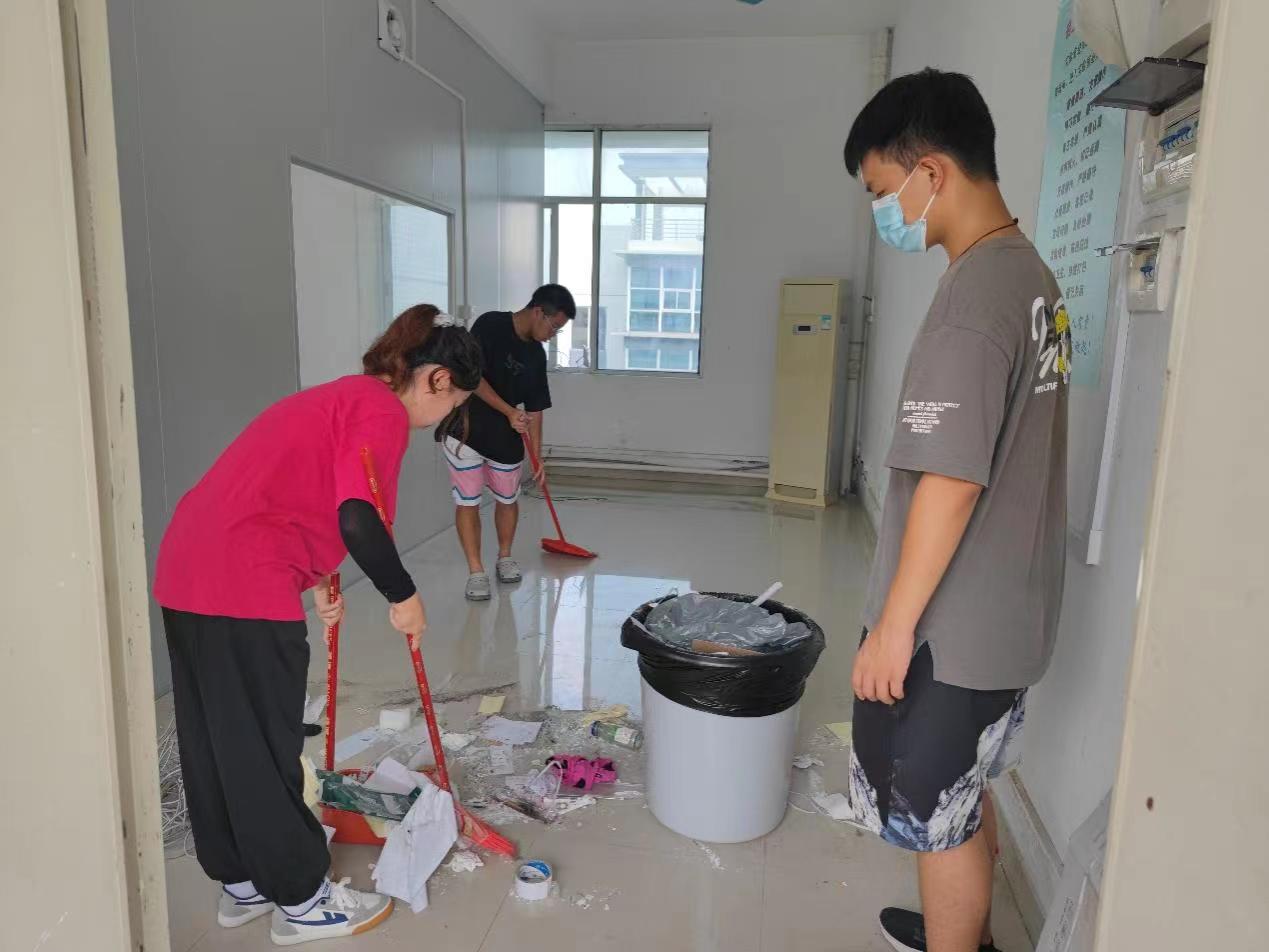 今年会官方网站学生党支部开展“礼赞劳动美，筑梦新征程”劳动教育主题党日活动