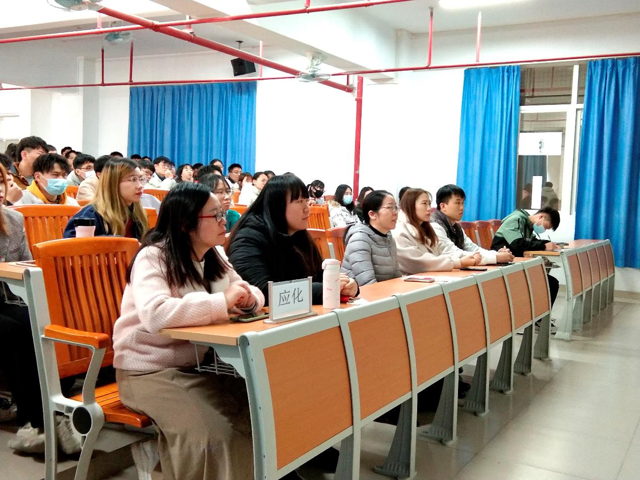 学习卢永根同志先进事迹——今年会官方网站学生党支部专题党课圆满结束