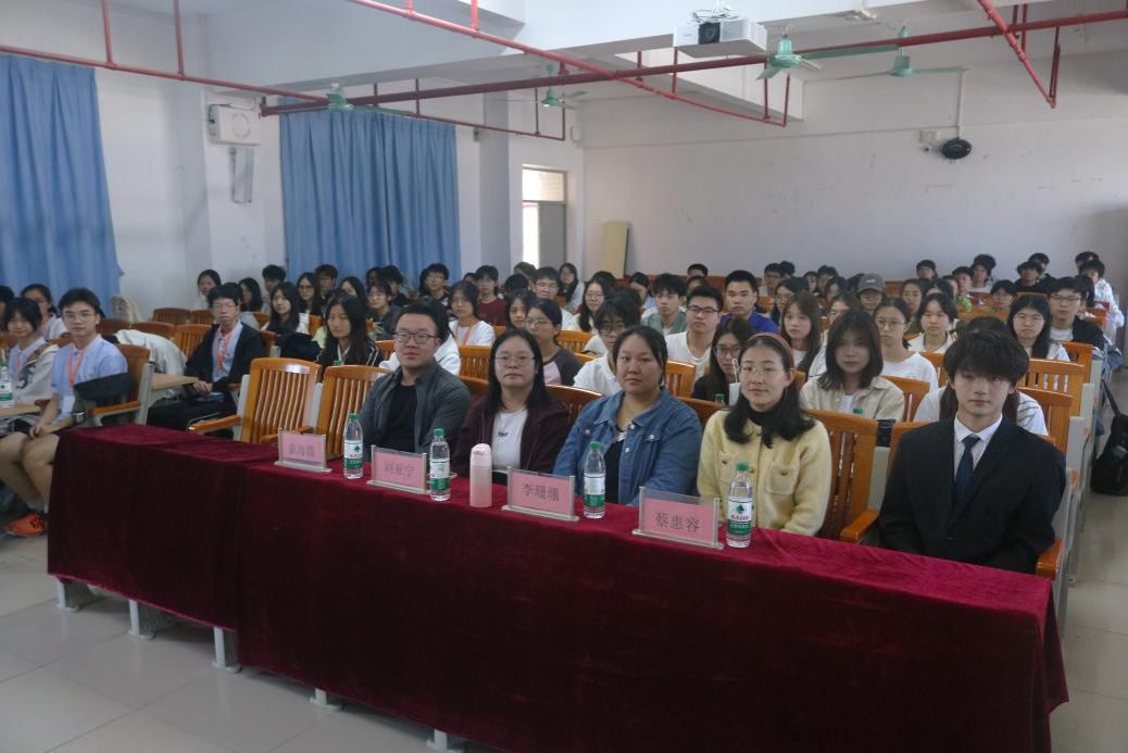 今年会官方网站举办“青马工程”第五期培训班结业暨第六期开班仪式